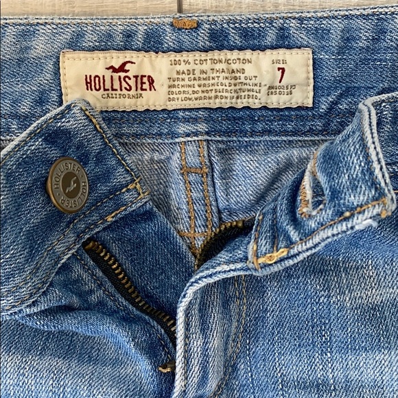 Hollister Distressed Jean Shorts Sz 7 - Picture 3 of 7